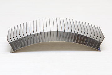 Folding fin (curved surface)