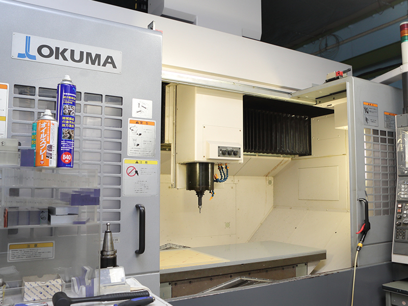 有限会社グッドウッドKYOTOの自慢の設備 -立形マシニングセンタ(オークマ製MB-66VA)