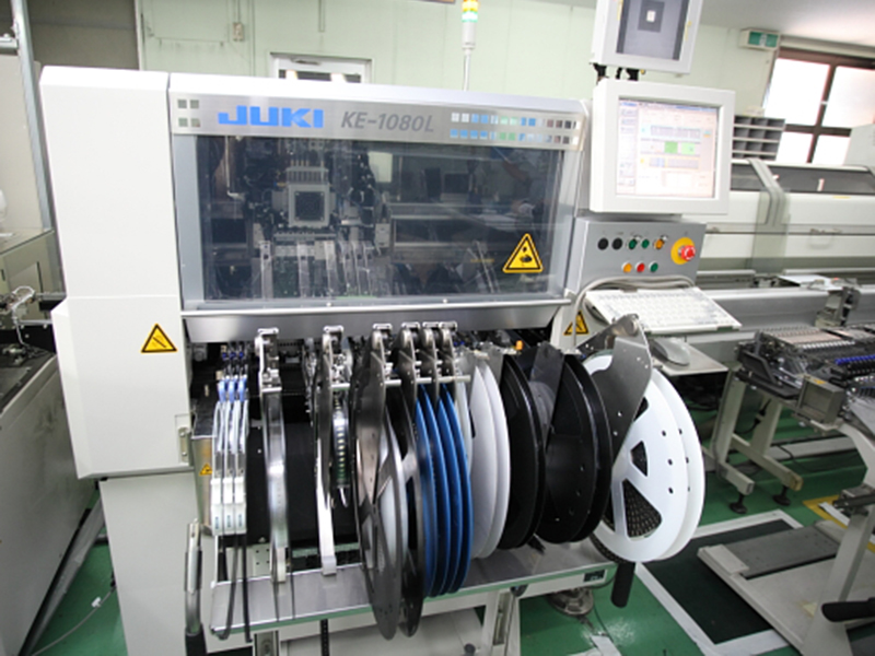 株式会社京光製作所の自慢の設備 -チップマウンター(JUKI製 KE-1080L)