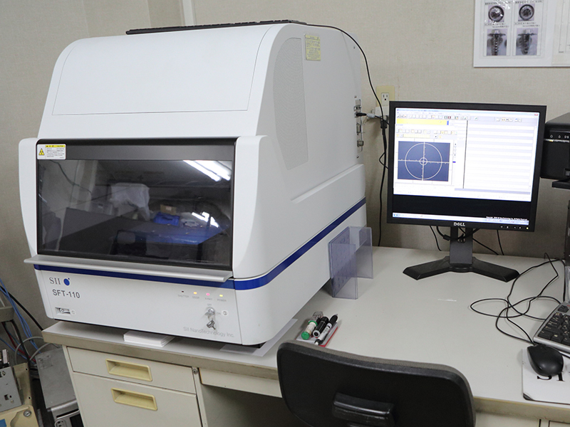 株式会社キョークロの自慢の設備 -蛍光X線膜厚測定器(SFT-110)