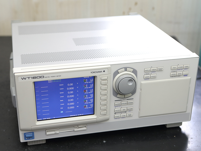 共進電機株式会社の自慢の設備 -デジタルパワーメーター WT1800