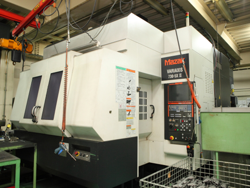 株式会社名高精工所の自慢の設備 -同時5軸複合加工機 (VARIAXIS 730-5XⅡ)